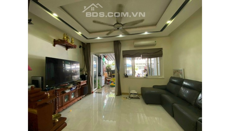 Nhà đẹp, giá rẻ bất ngờ, 80m2, 7,6 tỷ, khu phố Khang Điền, Phú Hữu, Quận 9
Mặt tiền 5m, 7,6 tỷ