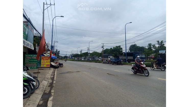 Bán gấp nhà tỉnh lộ 10, ngay cầu sáng 5.1*37 11.450 tỷ