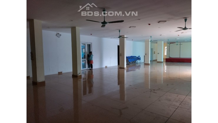 Mặt bằng 500m2 phù hợp làm kho hàng sạch, chuyển phát, giáo dục đào tạo