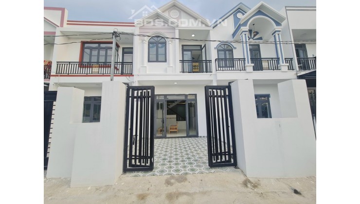 Bán nhà xây sẵn hương lợ 15 xã Thạnh Phú,1 trệt 1 lầu, SHR thanh toán 600tr nhận nhà
