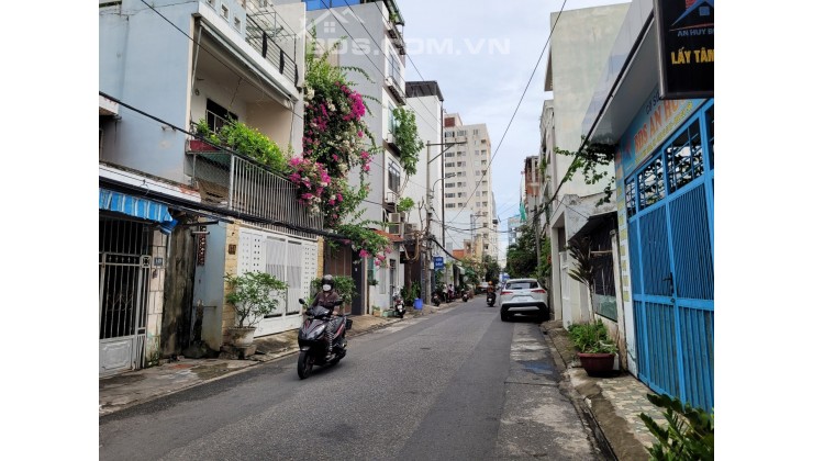 GẦN BIỂN SƠN TRÀ, BÁN NHÀ 2 TẦNG BẰNG GIÁ ĐẤT, XUNG QUANH TIỆN ÍCH BẠT NGÀN, TÂY NHIỀU HƠN TA