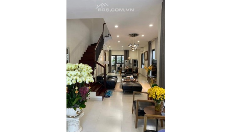 Biệt thự Cổ Nhuế 136.9m2, vỉa hè ô tô tránh 4 tầng MT 8.2m giá 12.5tỷ