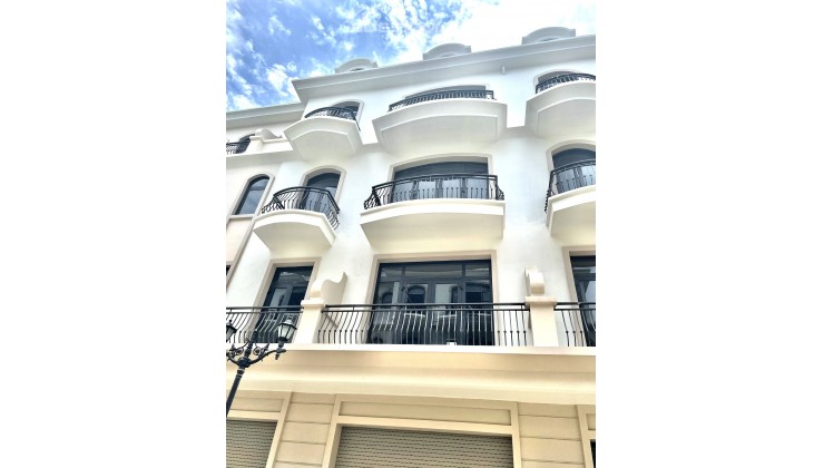 Bán Gấp Shophouse Sao Biển 58,5m2 giá 6tỷ2 bao phí, gần ngã tư, công viên The Empire-Vin2- Hưng Yên