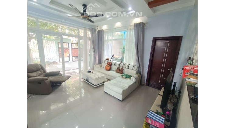 VILLA NAM VIỆT Á , PHÂN LÔ BIỆT THỰ . VÀI BƯỚC RA SÔNG HÀN. GẦN LÃNH SỨ QUÁN HÀN. 200M.  NGANG 10m Dài 20m