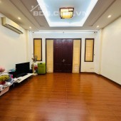 Gia đình đi nước ngoài, bán nhà lô góc Hoàng Ngọc Phách, oto vào nhà, 60m2x5T, mặt tiền 6m, nhà mới đẹp vào ở ngay chỉ 13 tỷ