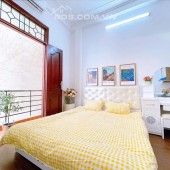 Bán nhà mặt ngõ Láng, lô góc, xe 5 tạ đỗ cửa, 20m ra phố 48m2, 6tỷ4