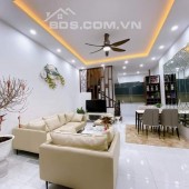 Mỹ Đình 1 lô góc 37.2m2 Tặng Nội Thất ở ngay, 5 tầng giá 4.3 tỷ