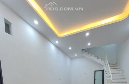 QUÁ HIẾM, nhà phố Giáp Bát - Hoàng Mai, 33m2_4 tầng giá chỉ 3.2 tỷ