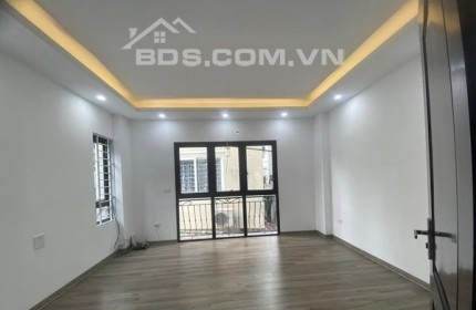 Nhà đẹp thoáng - otoo đỗ cửa  vào nhà - lô góc -ngõ thông tứ phía