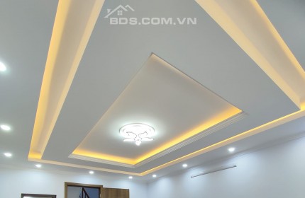 BÁN NHÀ SÁT MẶT PHỐ TRẦN CUNG. BÁN NHANH HẠ GIÁ XUỐNG 4.8 TỶ. Ô TÔ ĐỖ CỬA. KHU VỰC TRUNG TÂM, NHÀ Ơ LUÔN