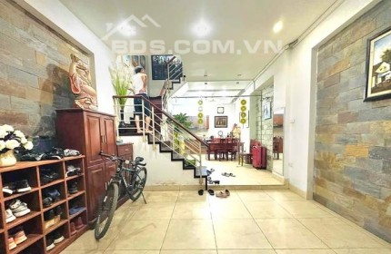 Ở NGAY TRUNG TÂM HÀ ĐÔNG - PHỐ VIP NGUYỄN VĂN LỘC - 40M2 - GIÁ 5,8 TỶ ( TL)