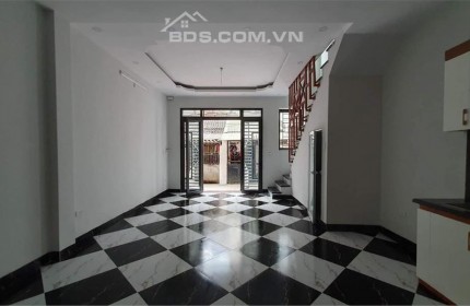BÁN NHÀ ĐÀM QUANG TRUNG DÂN XÂY NGÕ Ô TÔ TRÁNH CÁCH 1 NHÀ RA MẶT PHỐ, ĐI BỘ RA AEON MALL LONG BIÊN, ĐI VÀI PHÚT SANG PHỐ.