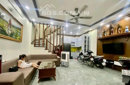 HOA HẬU QUẬN HOÀNG MAI! NHÀ MỚI 38M2 5 TẦNG GIÁ CỰC YÊU 4.X TỶ.