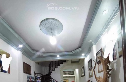 51m2 / 5T, nhà đẹp Quận Đống Đa, nội thất xị xò,  ngõ ô tô, sát phố, chỉ 6,7 tỷ