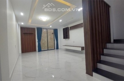 Gấp bán nhà đường Lê Quang Định Bình Thạnh ,50m2 ngang 5m chỉ nhỉnh 4Tỷ TL.