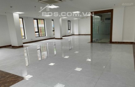 Cho thuê nhà làm vp spa ở Nguyễn Trọng Tuyển 8x18m, 20tr