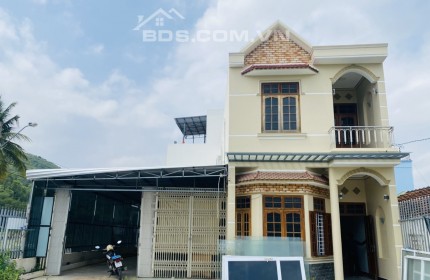 Cho thuê nhà nguyên căn siêu rộng tại Vĩnh Thái 300 m2  có sân rộng có thể làm kho xưởng