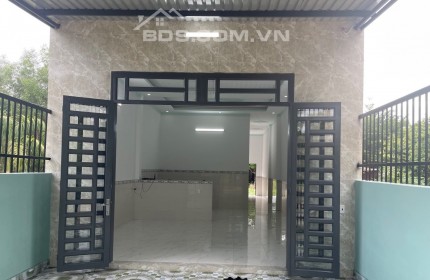 GĐ về quê cần bán lại căn nhà mới xây dựng 100m2(5x20m) sổ riêng, gần QL13, đối diện KCN Mỹ Phước 3 - Bến Cát.