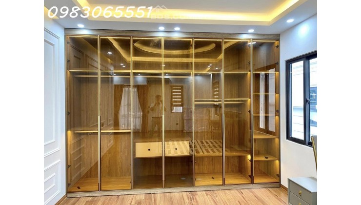 Căn nhà tuyệt đẹp tại Gia Thuỵ - Long Biên 70m2 x 6 tầng Gara 2 ô tô 7 chỗ