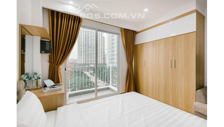 Bán toà căn hộ Vip quận Tây Hồ, View hồ, 156m2, 8T, chỉ 26 tỷ.