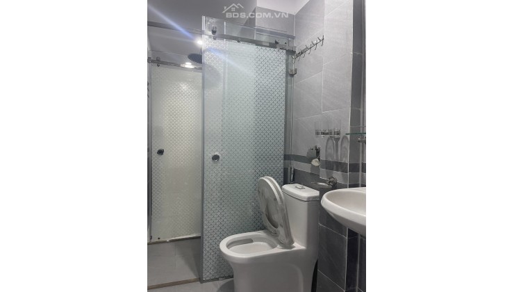 54m Mặt Tiền 6m Nhỉnh 11 Tỷ Phân Lô Cầu Giấy. Sát Trường ĐH Sư Phạm... Chủ Cần Bán Nhanh Lo Việc Cho Con.