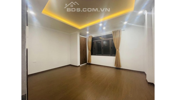 54m Mặt Tiền 6m Nhỉnh 11 Tỷ Phân Lô Cầu Giấy. Sát Trường ĐH Sư Phạm... Chủ Cần Bán Nhanh Lo Việc Cho Con.