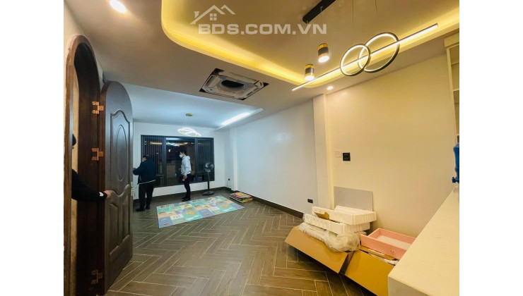 Bán nhà Bồ Đề vài bước ra hồ gần chợ Lâm Du giá quá hợp lý