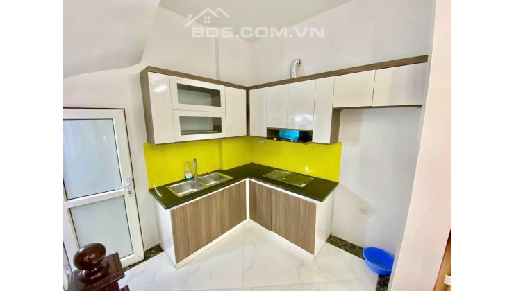 NHÀ ĐẸP Ở NGAY - TRẦN CUNG - CÀU GIẤY - 30M NHÀ 5 TẦNG - 4.55 TỶ