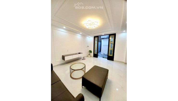 CHỦ GIẢM GIÁO CHÀO . CỰC HIẾM, VỊ TRÍ ĐẸP VÕNG THỊ , NHÀ ĐẸP THOÁNG BA BƯỚC CHÂN RA HỒ TÂY. NGÕ THÔNG , NHÀ GARA  Ô TÔ . Ở CỰC SƯƠNG . TIỆN ÍCH VÔ