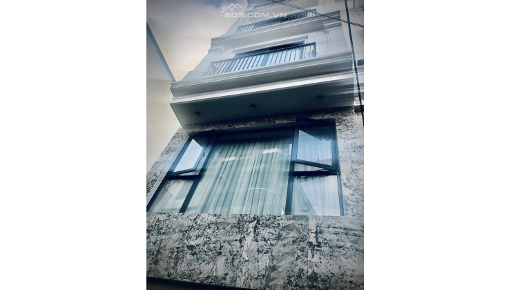 Cần Bán Gấp Nhà Phố Bồ Đề, Long Biên. 60M x5T, MT:5M. Nhỉnh 6 tỷ.