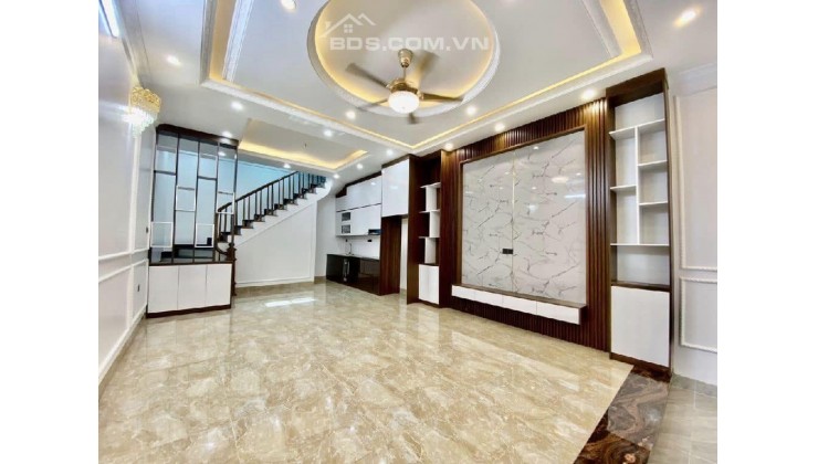 Cần Bán Gấp Nhà Phố Bồ Đề, Long Biên. 60M x5T, MT:5M. Nhỉnh 6 tỷ.