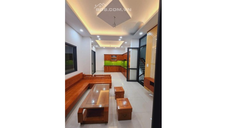Hiếm có căn thứ 2 ở Phố Vương Thừa Vũ nhà 2 mặt ngõ ô tô tránh kinh doanh