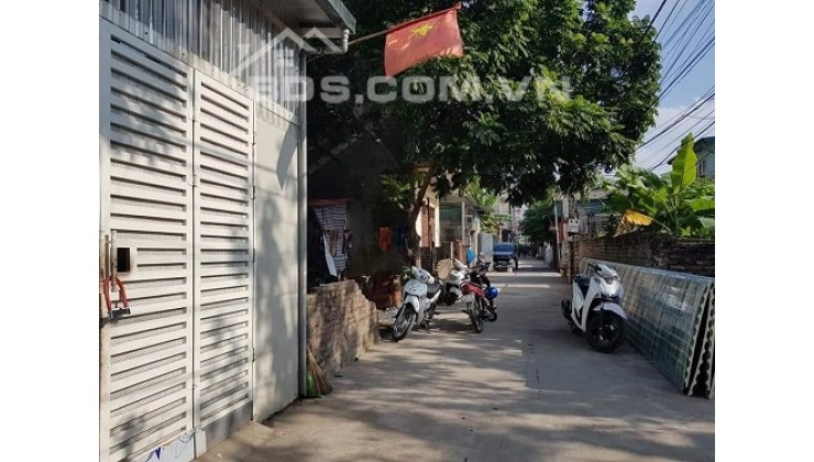 Bán nhà phố Gia Quất giá rẻ chỉ 2,9 Tỷ diện tích 40m2 ô tô đỗ cửa
