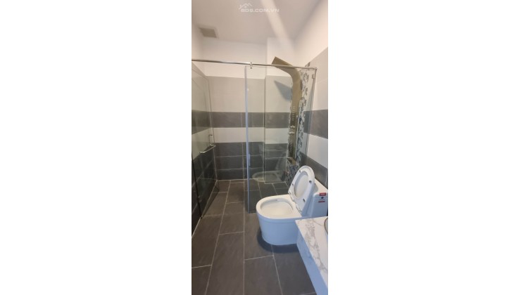 Lê Văn Sỹ, PN, 62m2, 4 Tầng, 5 PN, 6 WC, HXH Vô nhà, Không Lộ giới.