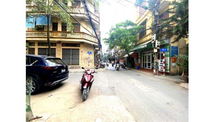 Hiếm, Bán nhà đẹp Nguyễn Trãi Thanh Xuân ở luôn, 50m, 4 tầng, ô tô đỗ cổng, nhinh 4 tỷ