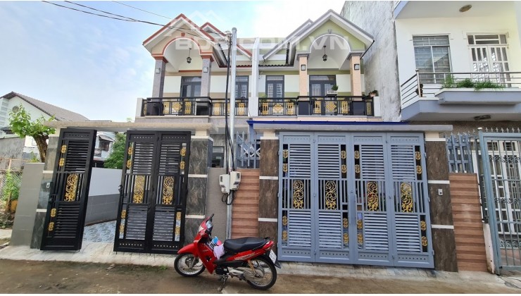 Bán nhà 3phòng ngủ DTSD:150m2 Sổ Riêng gần Chợ Bà Lát Bình Chánh