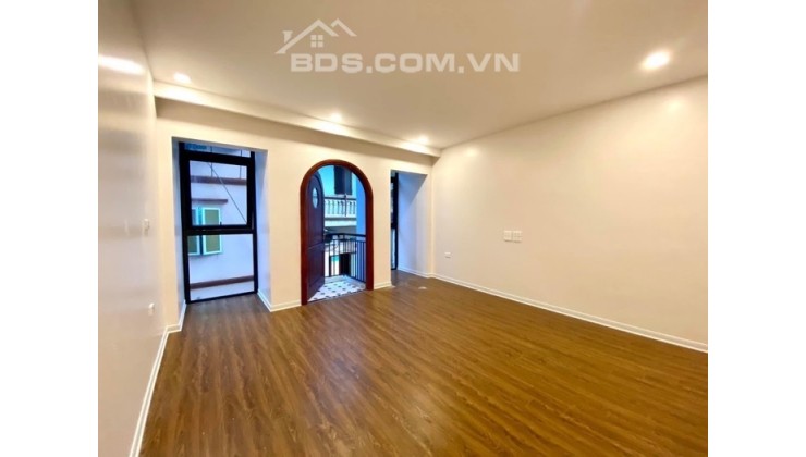 Sang nhượng căn nhà siêu vip tại Long Biên, chủ nhà là kiến trúc sư bước tới nhà là choáng ngợp