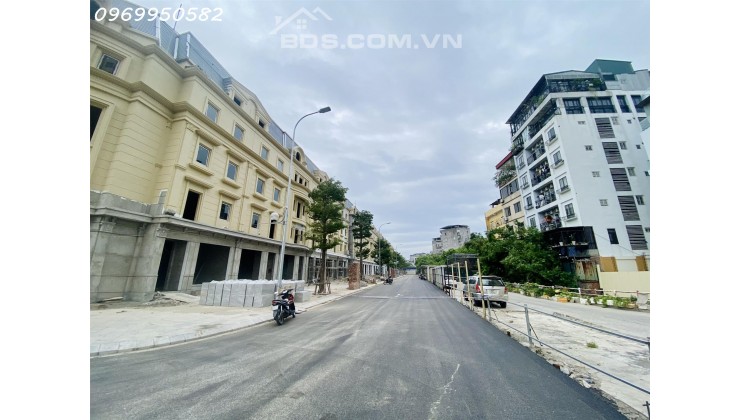 Liền kề kinh doanh tốt mặt đường 30m, Nguyễn Xiển, 38 tỷ, 115m2, 6x19m, 5 tầng 1 tum
