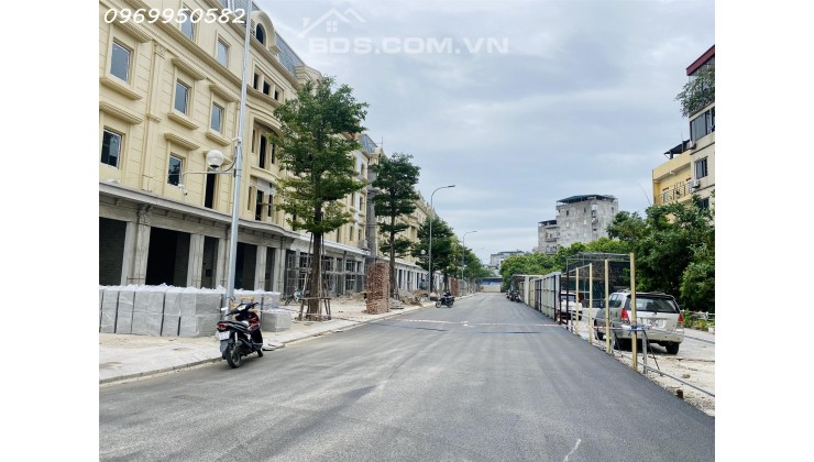 Liền kề kinh doanh tốt mặt đường 30m, Nguyễn Xiển, 38 tỷ, 115m2, 6x19m, 5 tầng 1 tum