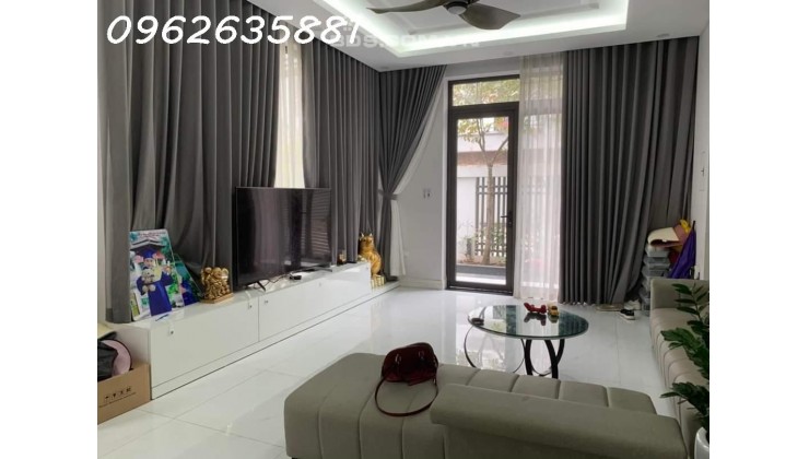 BIỆT THỰ ĐƠN LẬP, SÂN VƯỜN HIẾM CÓ, 230M2, 3 TẦNG, NHỈNH 20 TỶ, NGANG NHÀ THÔ. (20.5 TỶ)