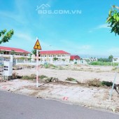 GẤP GẤP GẤP bán nhanh bán lỗ lô đất chỉ 779 triệu mặt tiền QL13 đói diện Chợ Lai Uyên