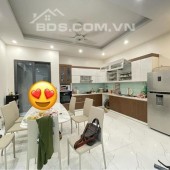 Bán nhà Bồ Đề 50m2 - ngõ Oto - gần Hồ BD - 4 tỷ XX.