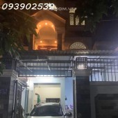 Nhà 3 tầng - ô tô ngũ trong nhà - ngay trung tâm quận 7 - chỉ hơn 7 tỷ chút