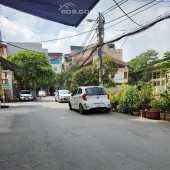 Hiếm! Nhà riêng Nguyễn Ngọc Vũ 4 tầng 4 PN view hồ, ô tô đỗ cổng chỉ 5.45 tỷ