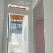 Bán nhà 4 tỷ Nơ Trang Long DTSD 100m2 gần HXH có ban công.