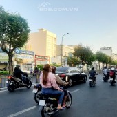 Bán nhà hẻm nhựa 6 mét Đinh Tiên Hoàng. Căn góc, 3 tầng BTCT
