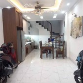 Bán nhà Nguyễn Văn Cừ,
