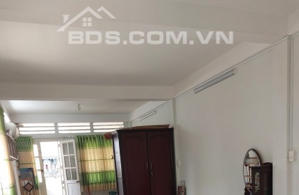 Bán nhà Chung cư đường Cách Mạng Tháng Tám 45m2 chỉ 2 tỷ 200 triệu.