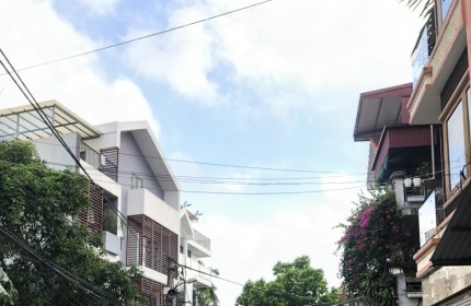 Bán nhà Thanh Am cực đẹp, Lô góc, ô tô, 95 m2, 4T, nhĩnh 8 tỷ.