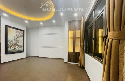 54m Mặt Tiền 6m Nhỉnh 11 Tỷ Phân Lô Cầu Giấy. Sát Trường ĐH Sư Phạm... Chủ Cần Bán Nhanh Lo Việc Cho Con.